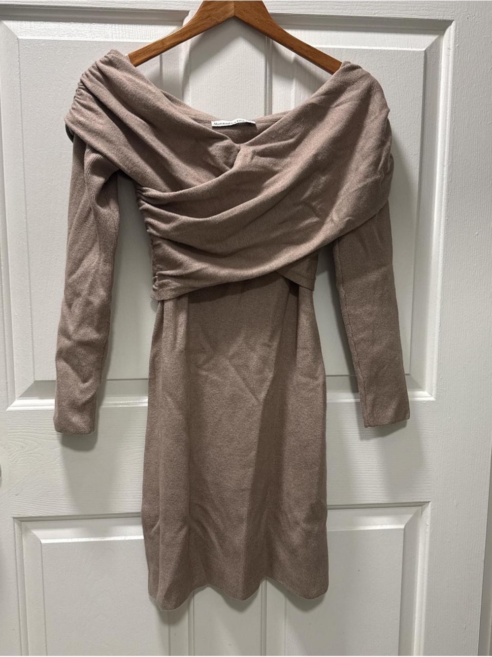 Abercrombie & Fitch Taupe Off-Shoulder Knit Dress